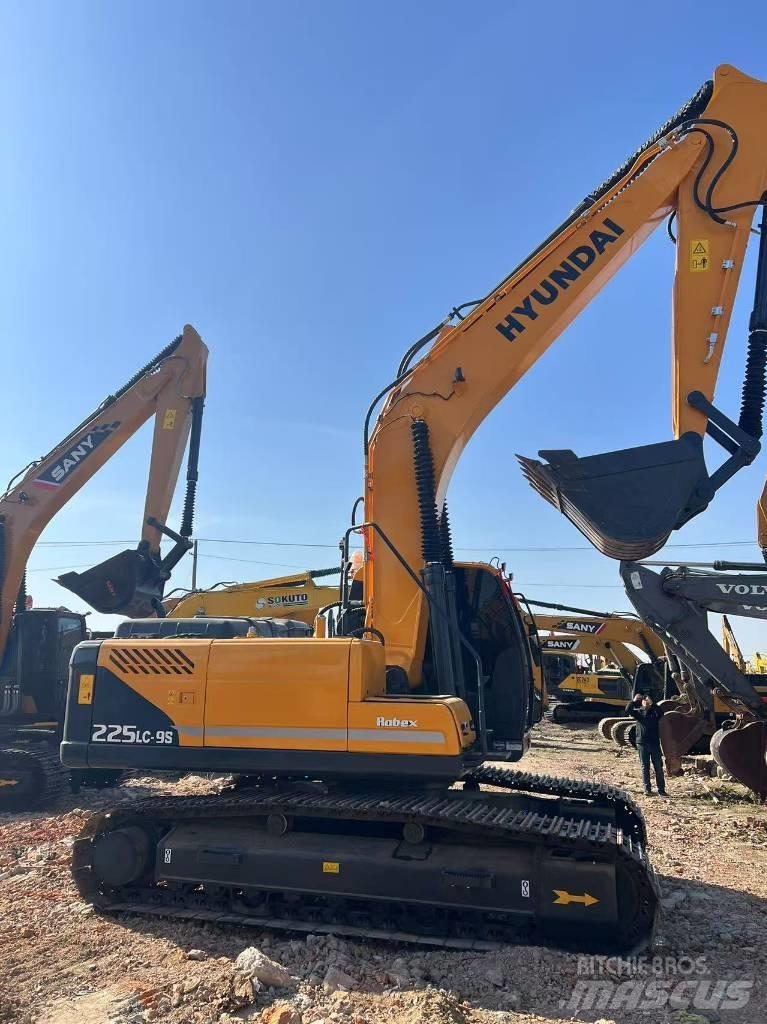 Hyundai 225-9 Верижен екскаватор