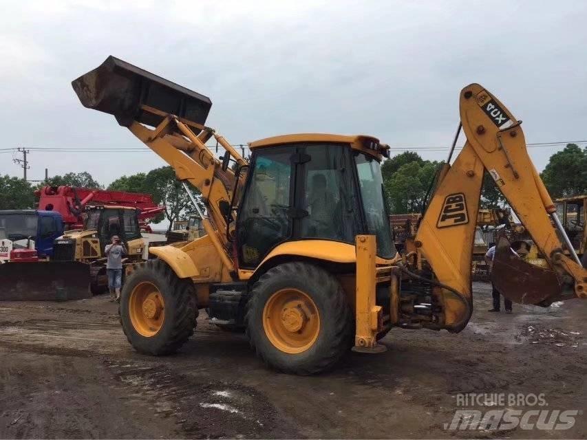 JCB 4cx Товарач със заден ексватор