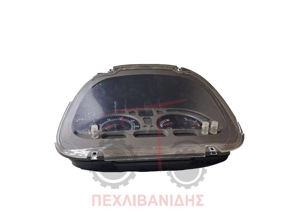 CASE maxxum Кабина