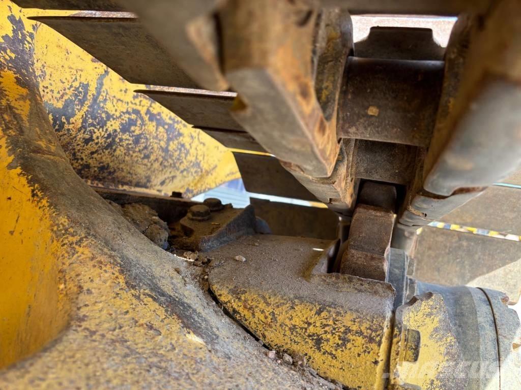 Komatsu D37 PX-23 Верижни булдозери
