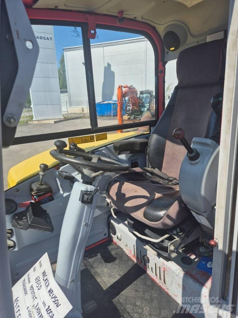 Wacker Neuson 6503 Колесни екскаватори