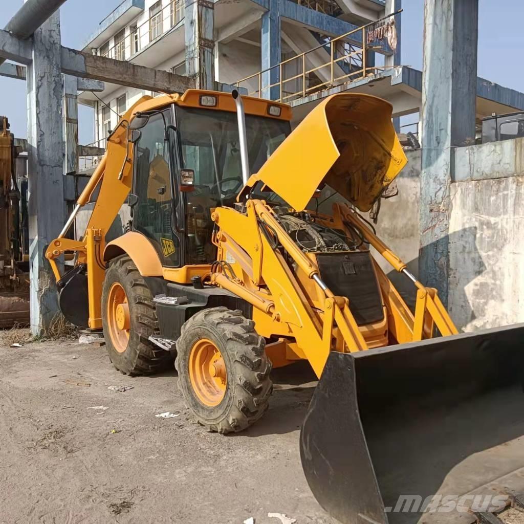 JCB 3CX Товарач със заден ексватор