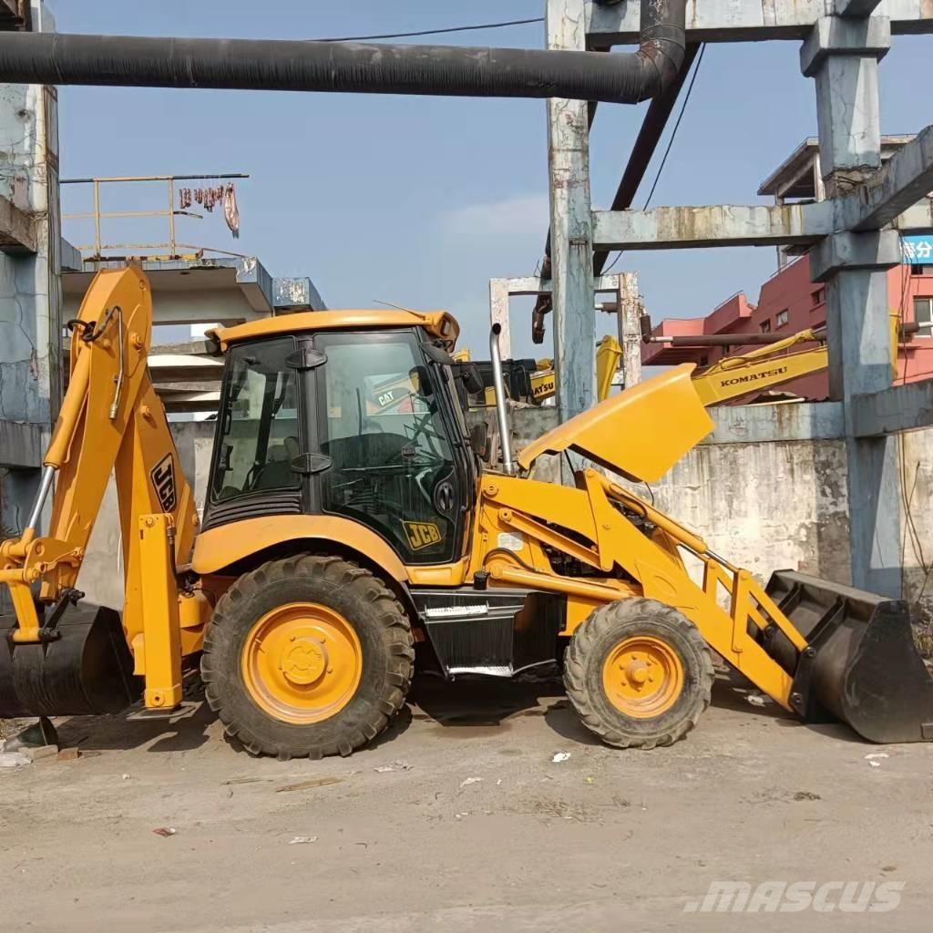 JCB 3CX Товарач със заден ексватор
