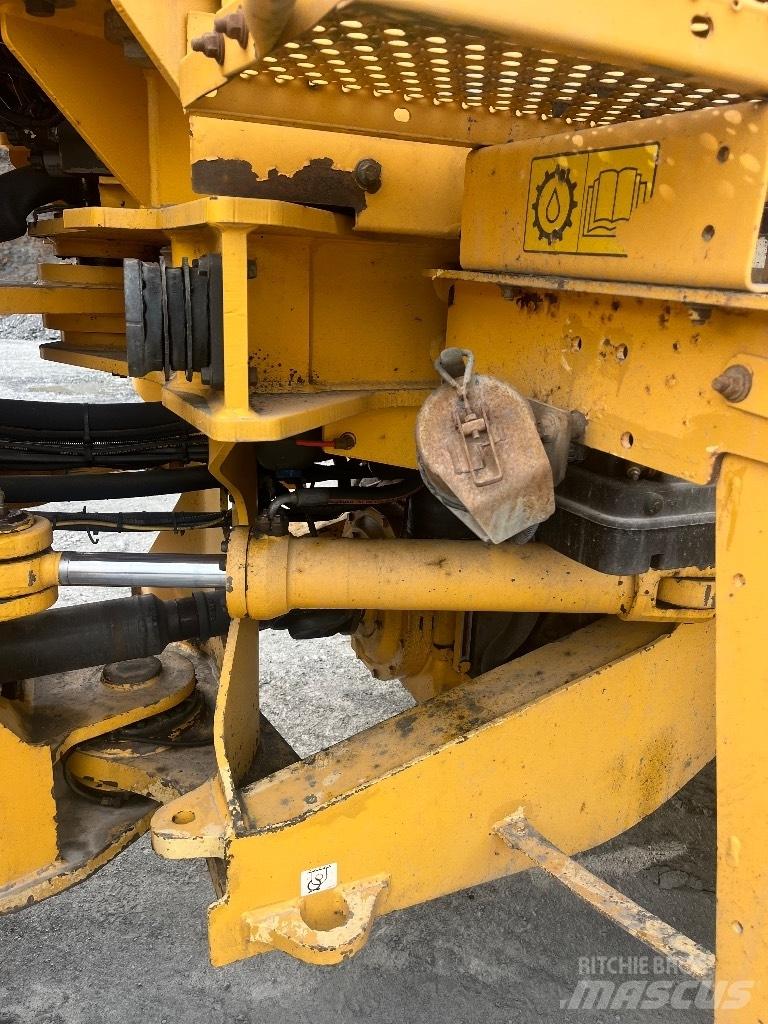 Volvo L 120 F Колесни товарачи