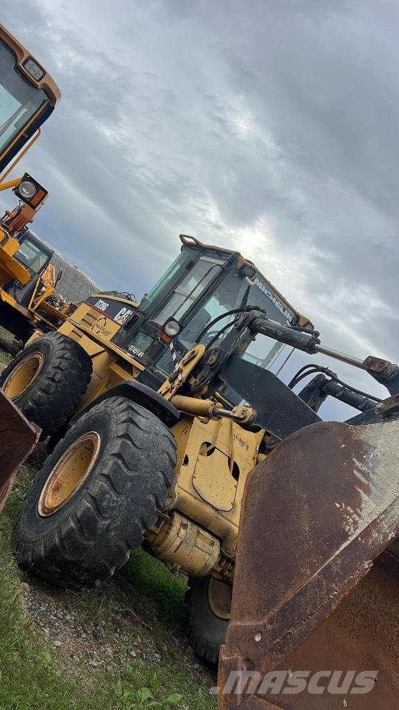 CAT IT 28 G Шаси