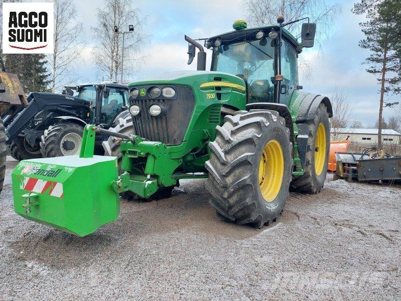 John Deere 7930 Трактори