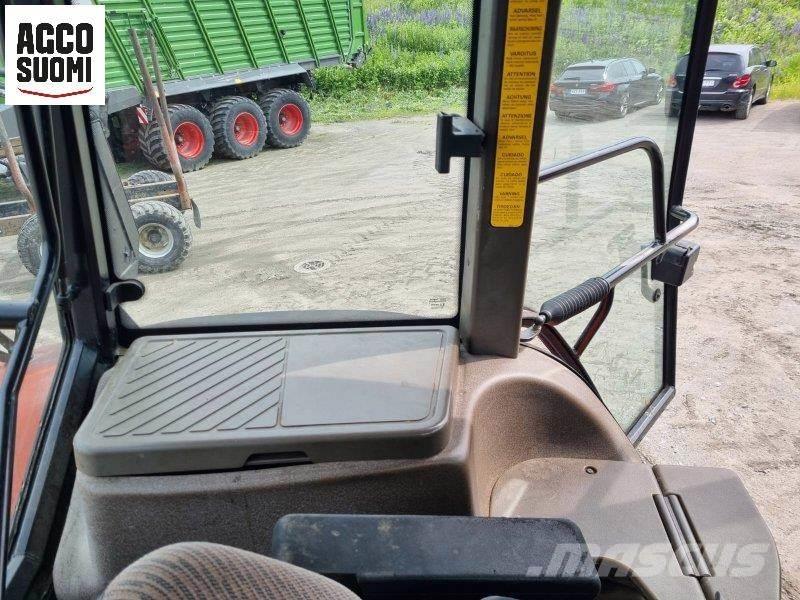 New Holland M100 Трактори
