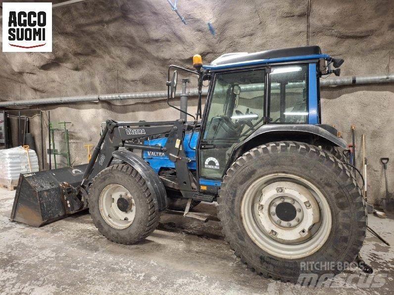 Valtra 700 Трактори