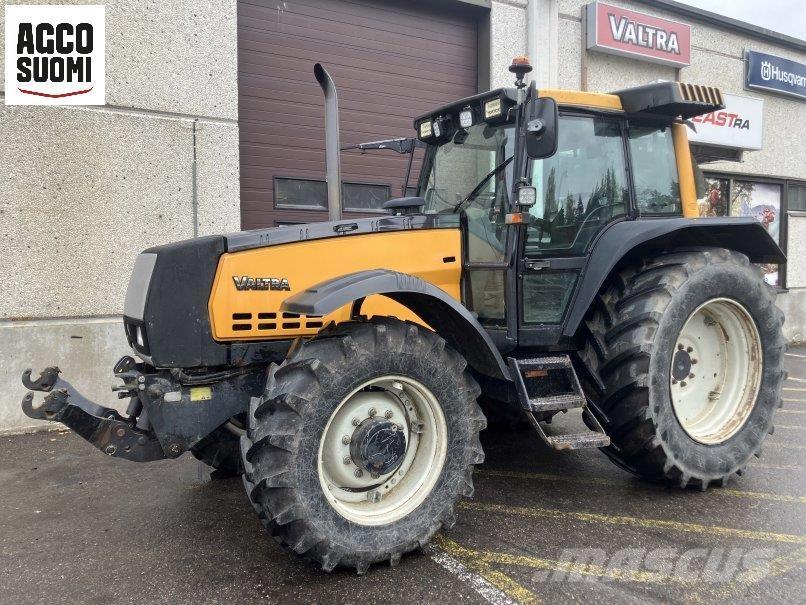Valtra 8050 HITECH Трактори