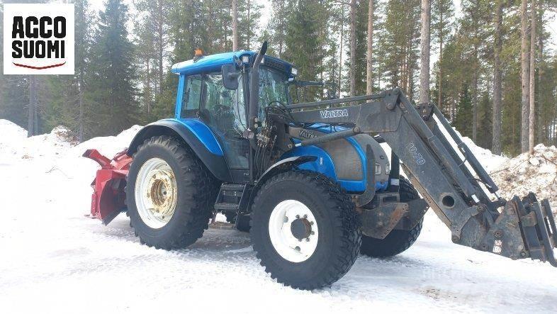 Valtra C120 Трактори