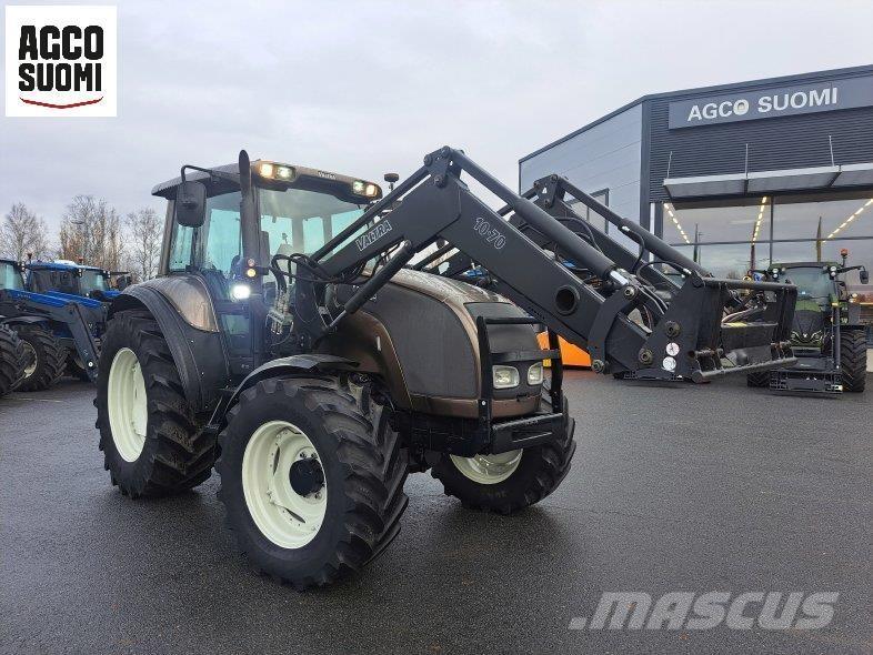 Valtra M120 Трактори