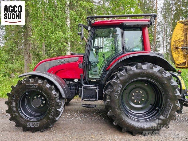 Valtra N121H HTT Трактори