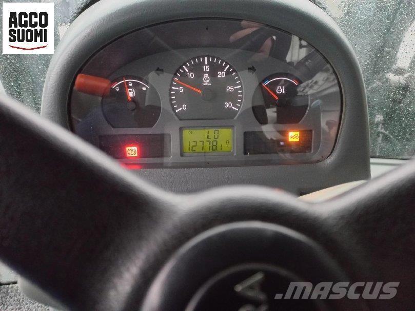 Valtra N141 H Трактори