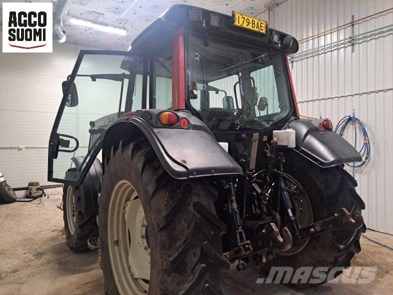 Valtra N141 HITECH Трактори