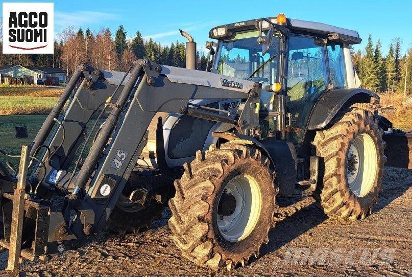 Valtra N92 Трактори