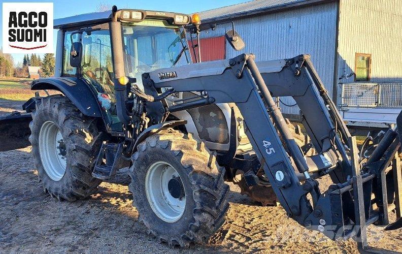 Valtra N92 Трактори