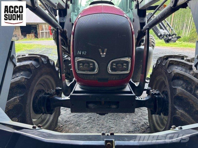 Valtra N92 Трактори