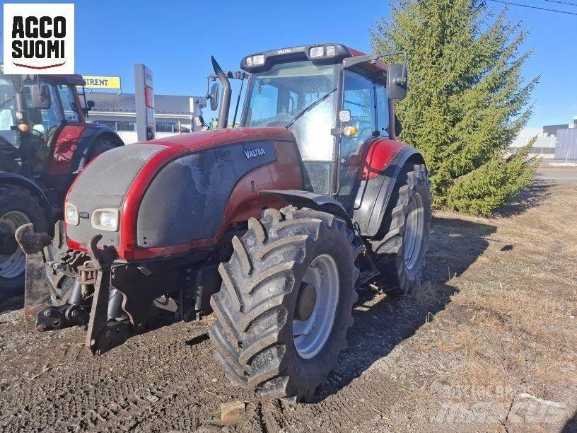 Valtra T150 Трактори
