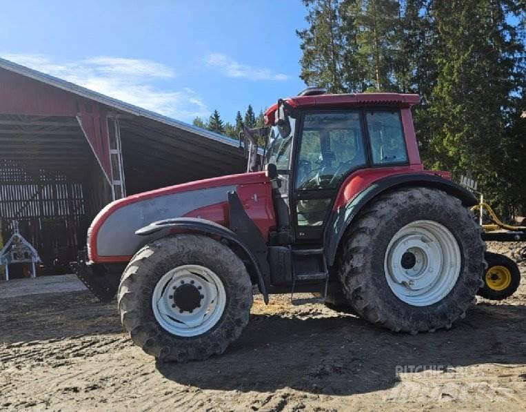 Valtra T180 Трактори