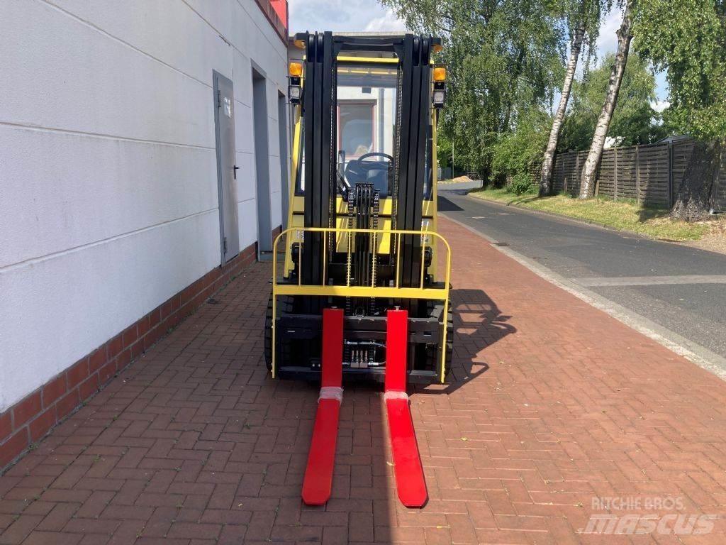 Hyster J 2.0 UT Електрически вилични кари-повдигачи