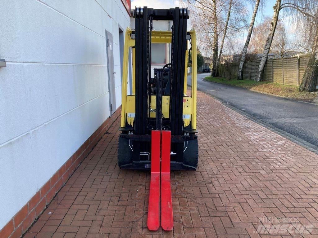 Hyster J 3.0 XN Електрически вилични кари-повдигачи