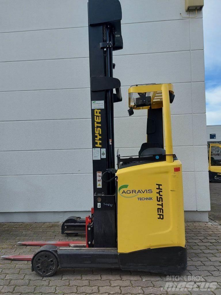 Hyster R 1.4 Ретрак/ Високоповдигач с изместване на вилката напред