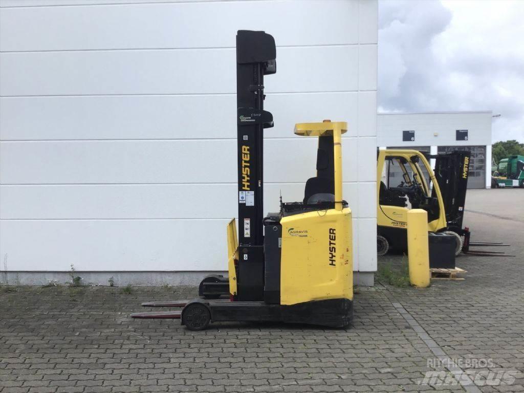 Hyster R 1.6 Ретрак/ Високоповдигач с изместване на вилката напред