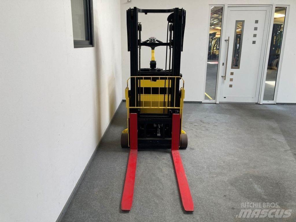 Hyster S 1.0 C Колички високоповдигачи с теглич