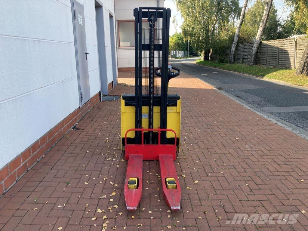 Hyster S 1.0E Колички високоповдигачи с теглич