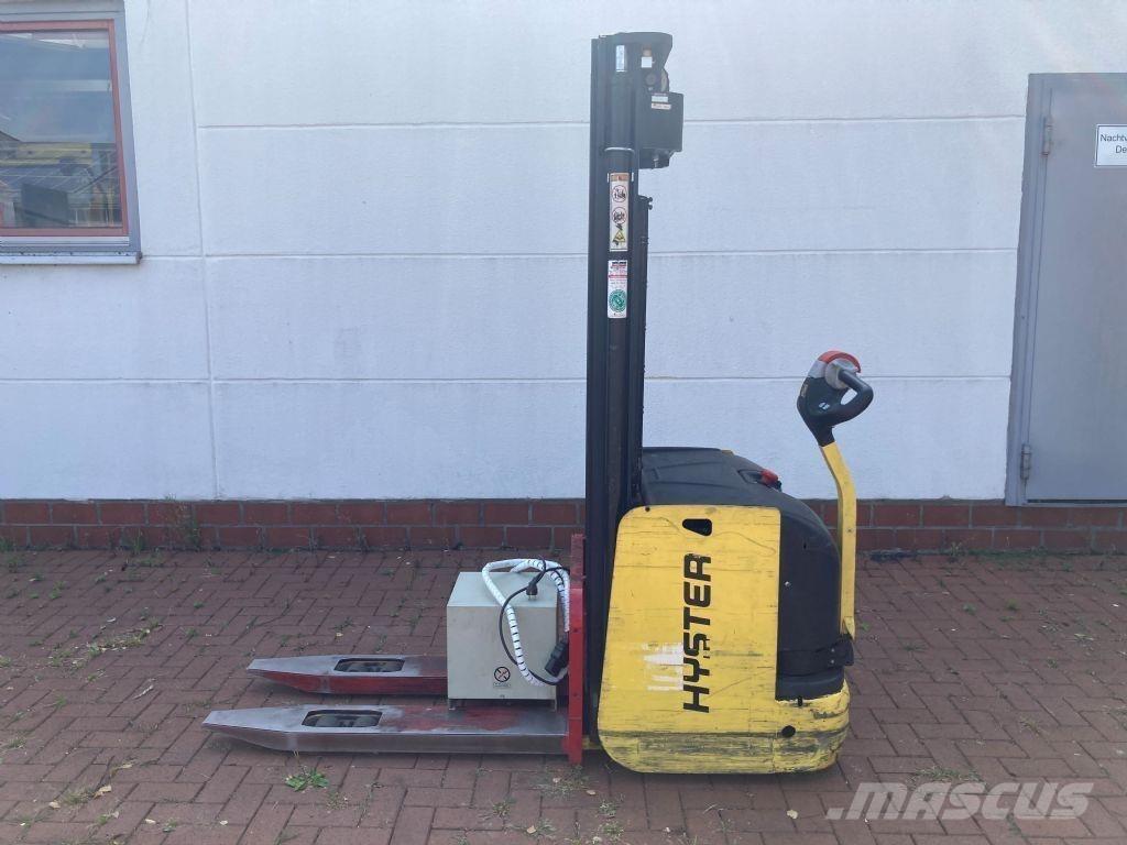 Hyster S 1.6 AC Колички високоповдигачи с теглич