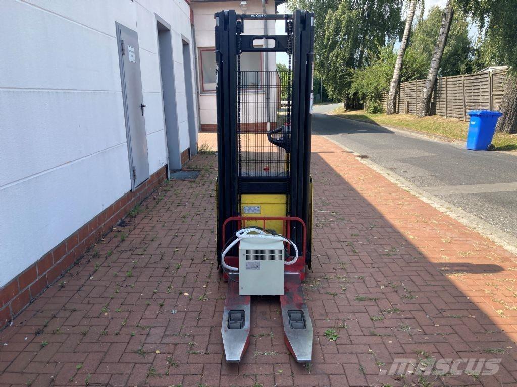 Hyster S 1.6 AC Колички високоповдигачи с теглич