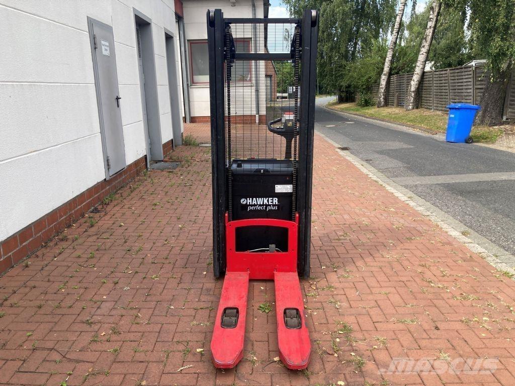 Hyster S 2.0 Колички високоповдигачи с теглич
