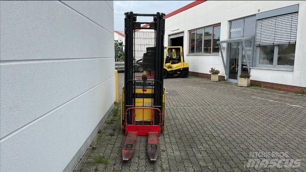 Hyster S1.5S Колички високоповдигачи с теглич