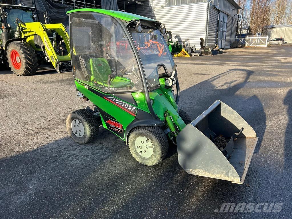 Avant 225 Многофункционални товарачи