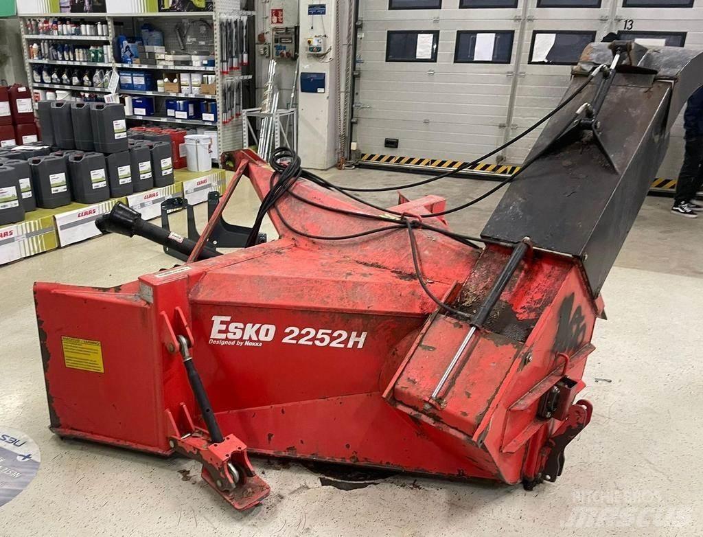 Esko 2252H Снегохвъргачки
