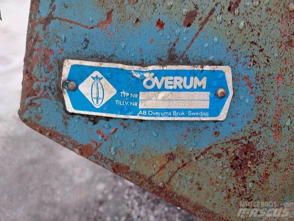 Överum 3 Реверсивни плугове