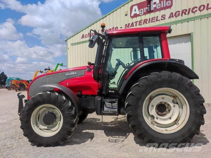 Valtra T151 Трактори