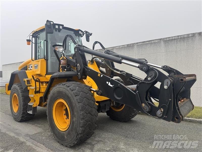JCB 427 Agri Колесни товарачи