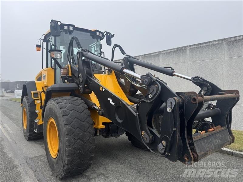 JCB 427 Agri Колесни товарачи