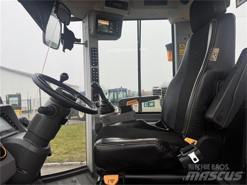 JCB 427 Agri Колесни товарачи