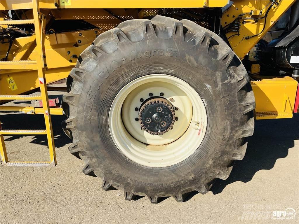Oxbo 2480 Комбайни