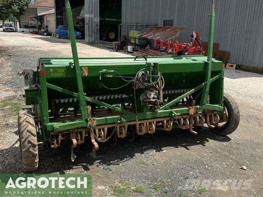 Amazone D7/30E Трактори