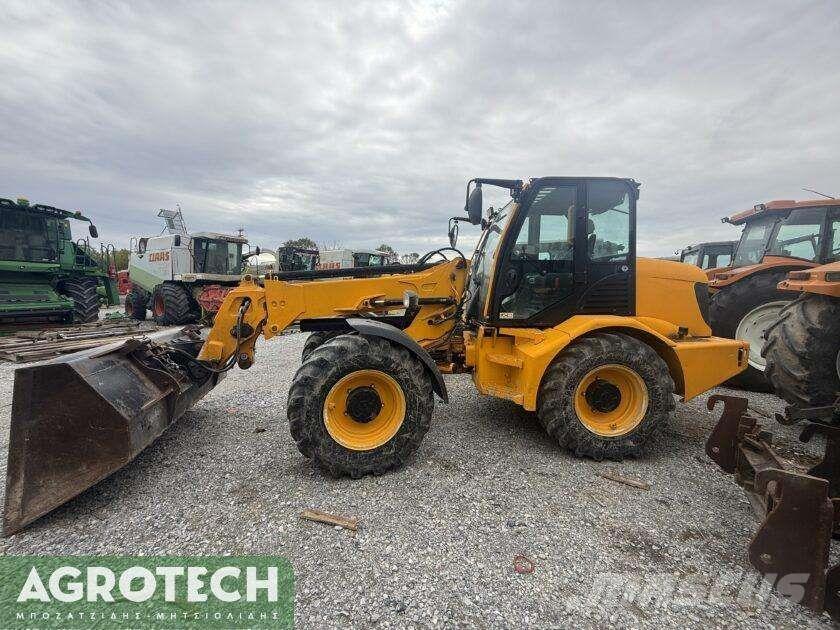 JCB TM 300 Трактори