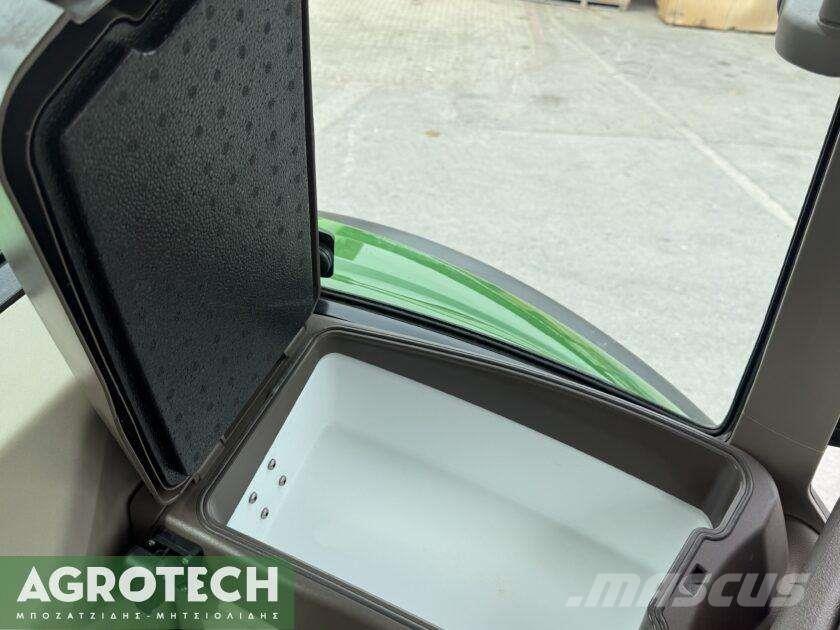 John Deere 6120M Трактори