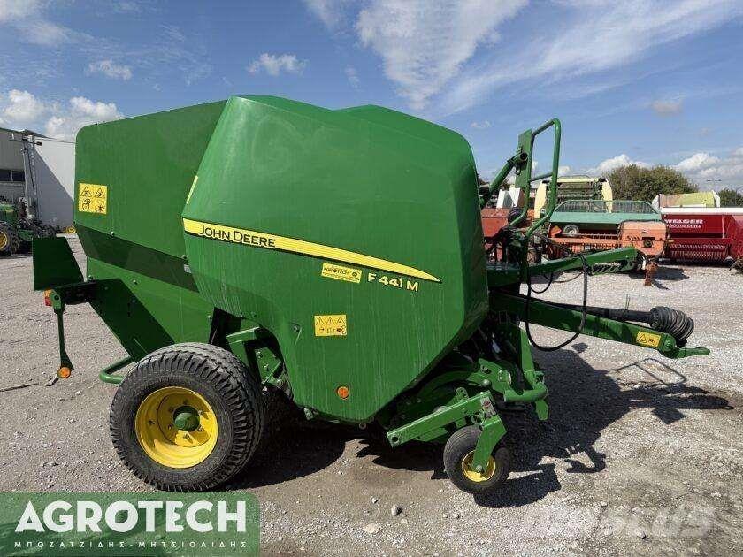 John Deere F441M Сламопреси за кръгли бали
