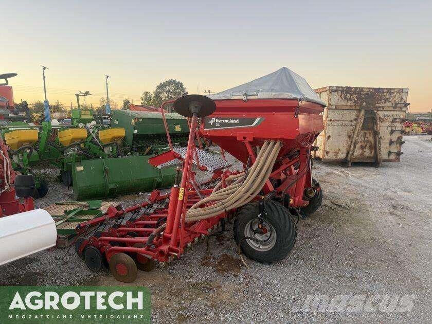 Kverneland DL 4.0m Трактори