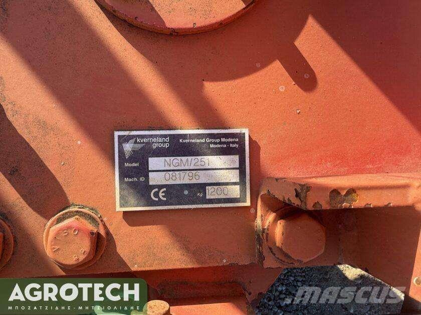 Kverneland NGM 251 Трактори