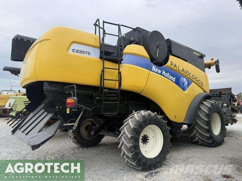 New Holland CX 8070 Трактори