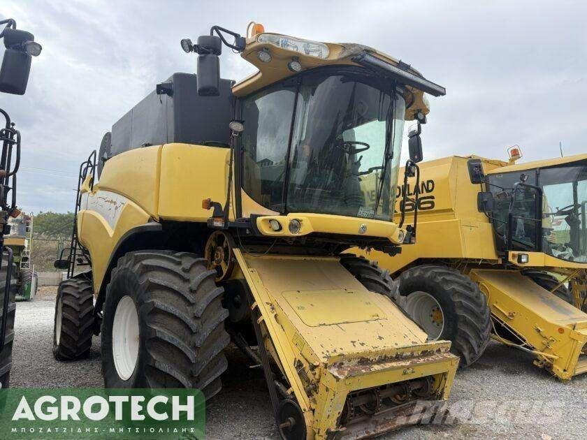 New Holland CX 880 Трактори