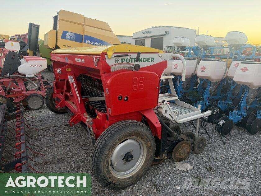 Pöttinger  Трактори